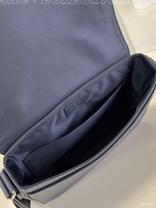 LOUIS PM DISTRICT VUITTON 0311